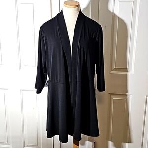 Arna York open lightweight sweater. Bassic black‎ size 18/20 and NEW with…